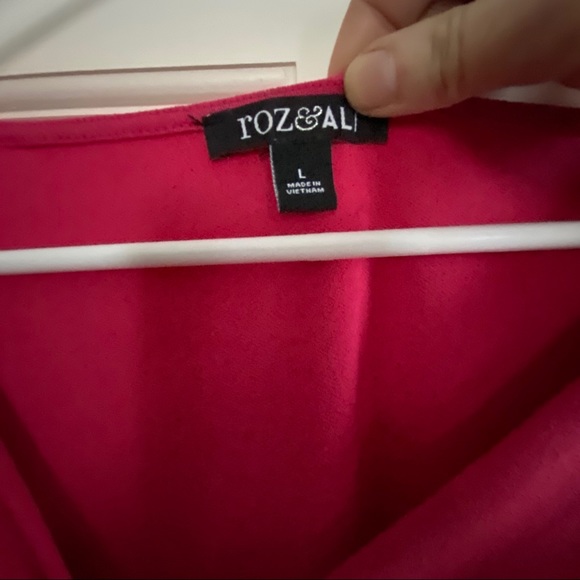 Roz & Ali Cap Sleeved Shell Hot Pink - Picture 4 of 5